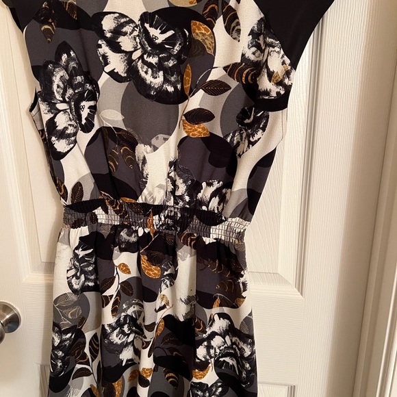 Dress - Picture 3 of 4